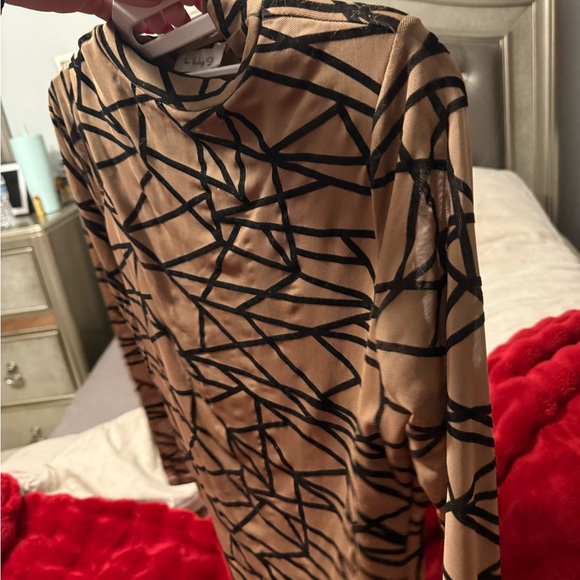 The Vintage Shop Tan and Black Patterned Top - Picture 7 of 8